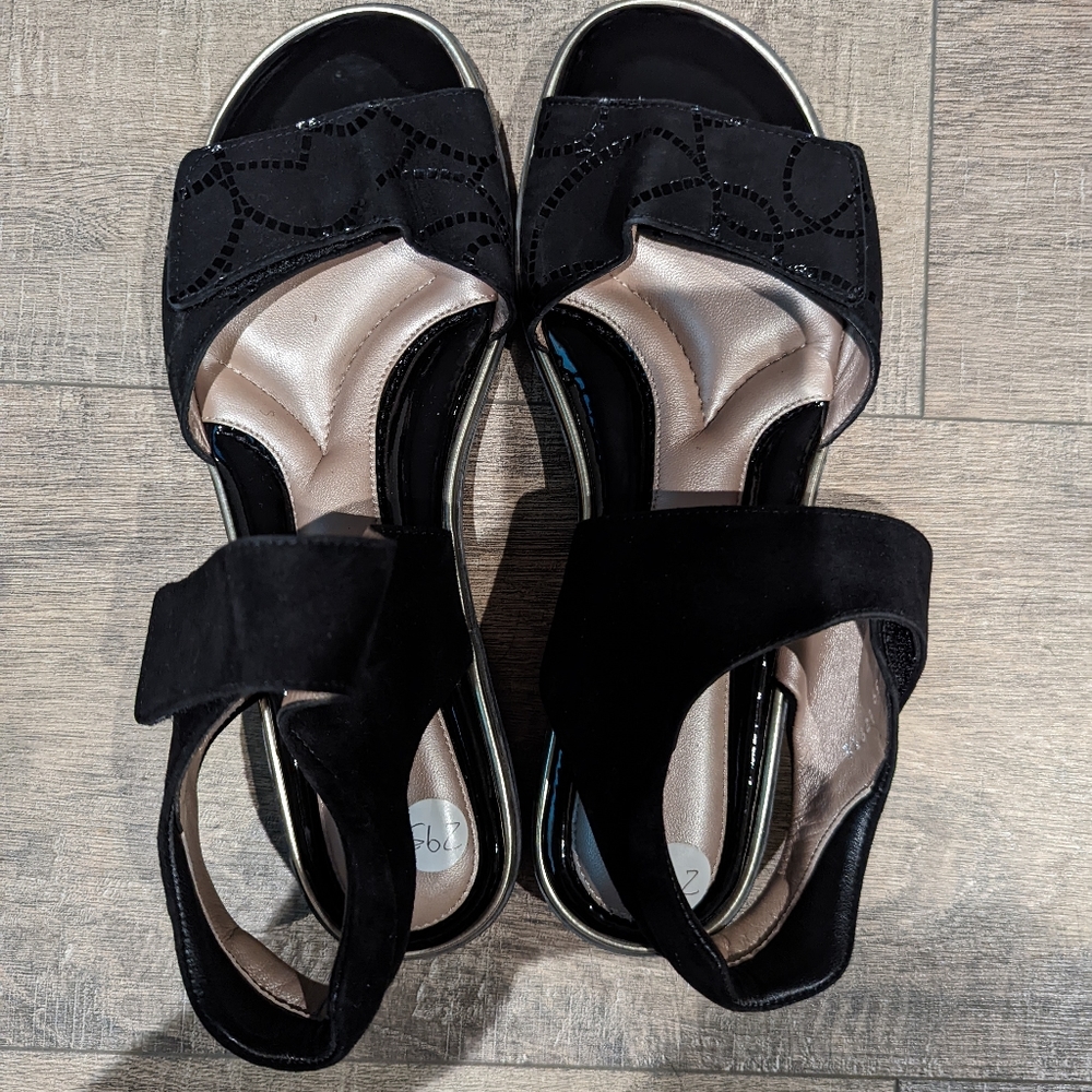 Beautifeel Elsie Black Suede Comfy Walking Flat Sandal Size 39 (Size 8)